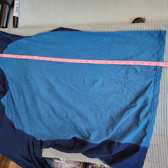 Mountain Hardwear Men's Large Blue Two-Tone Striped Pullover - Wick Tech - Picture 5 of 11